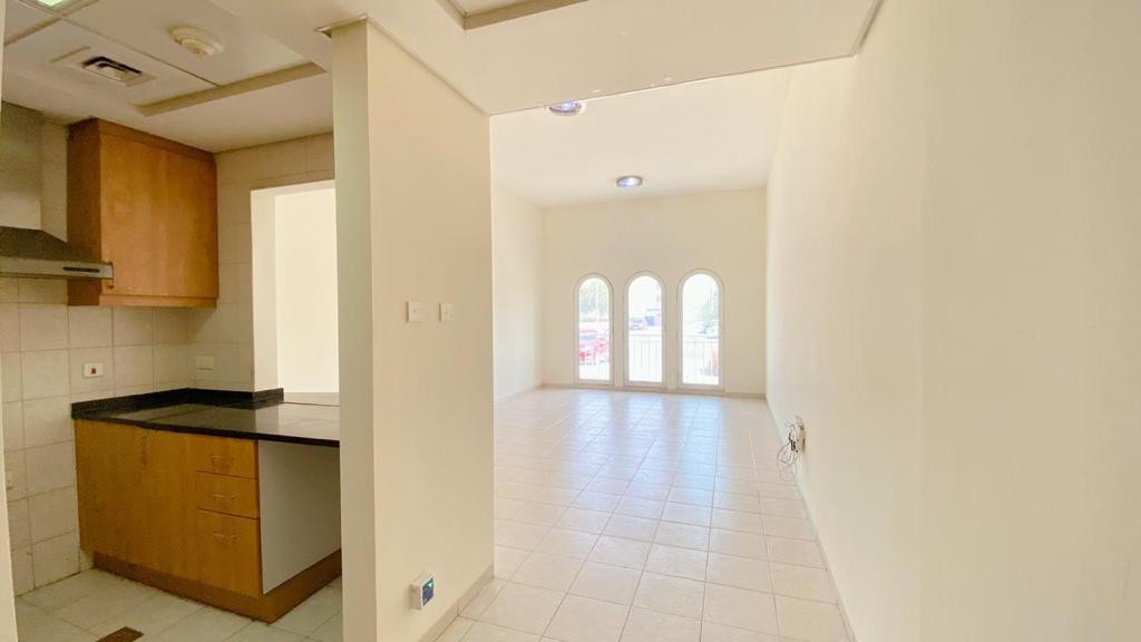 BIG Balcony Studio Close to Metro and Pavilion
