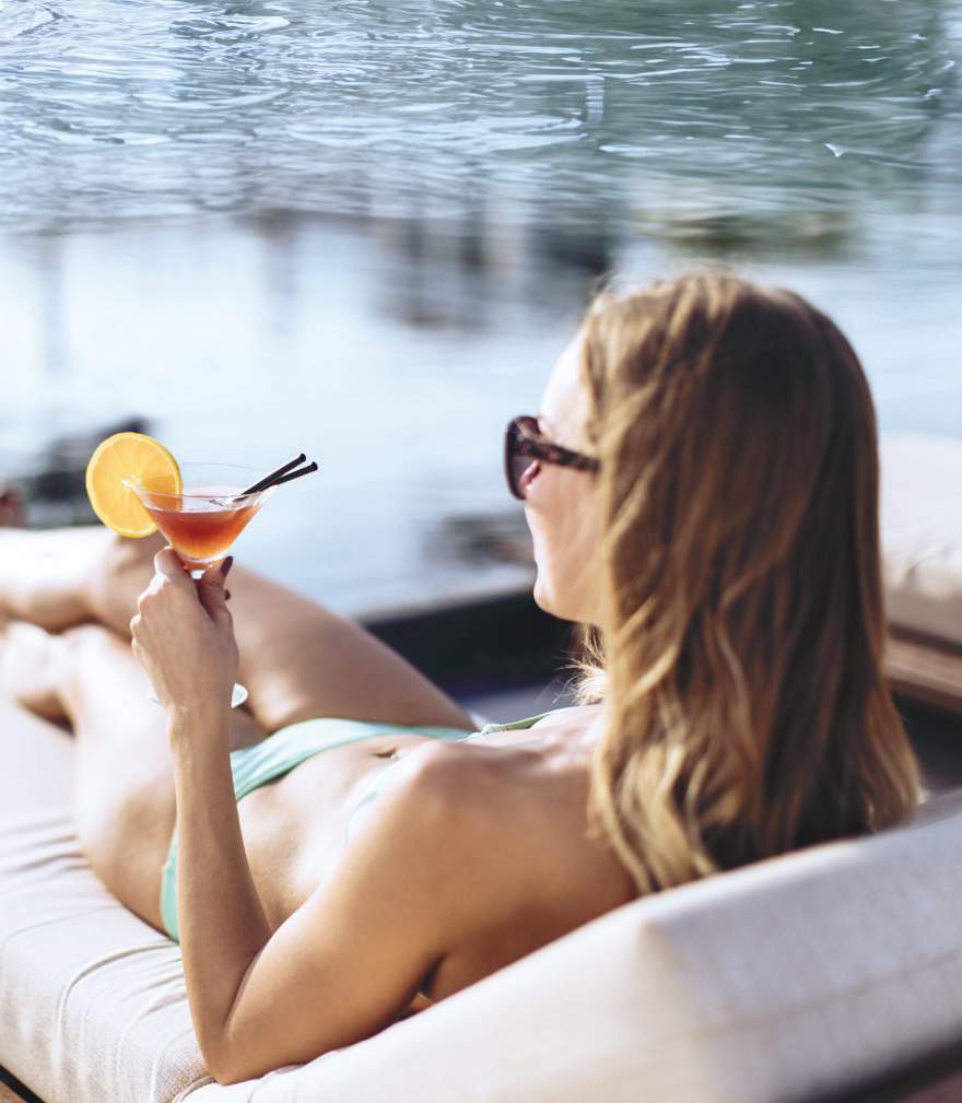 Pool bar