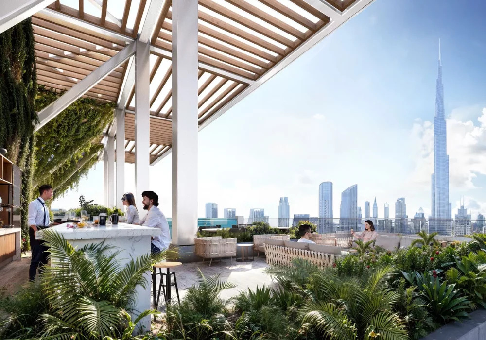 Pool Bar & Longe Area