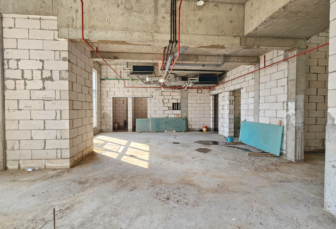 PREMIUM RETAIL SPACE | SHELL AND CORE | BIG LAYOUT